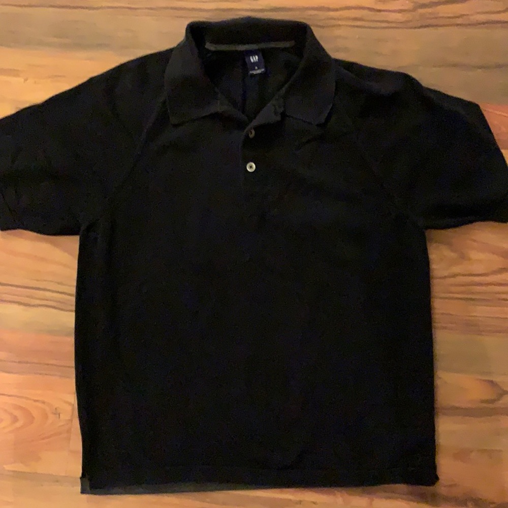 Men’s medium Gap polo